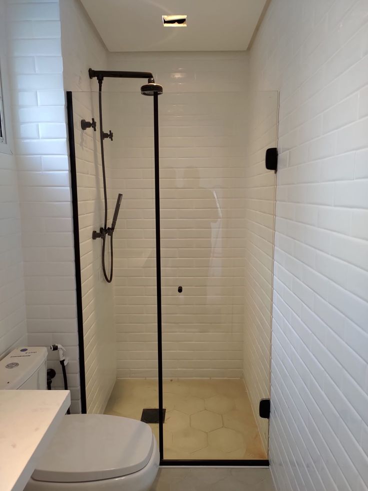 Box minimalista preto